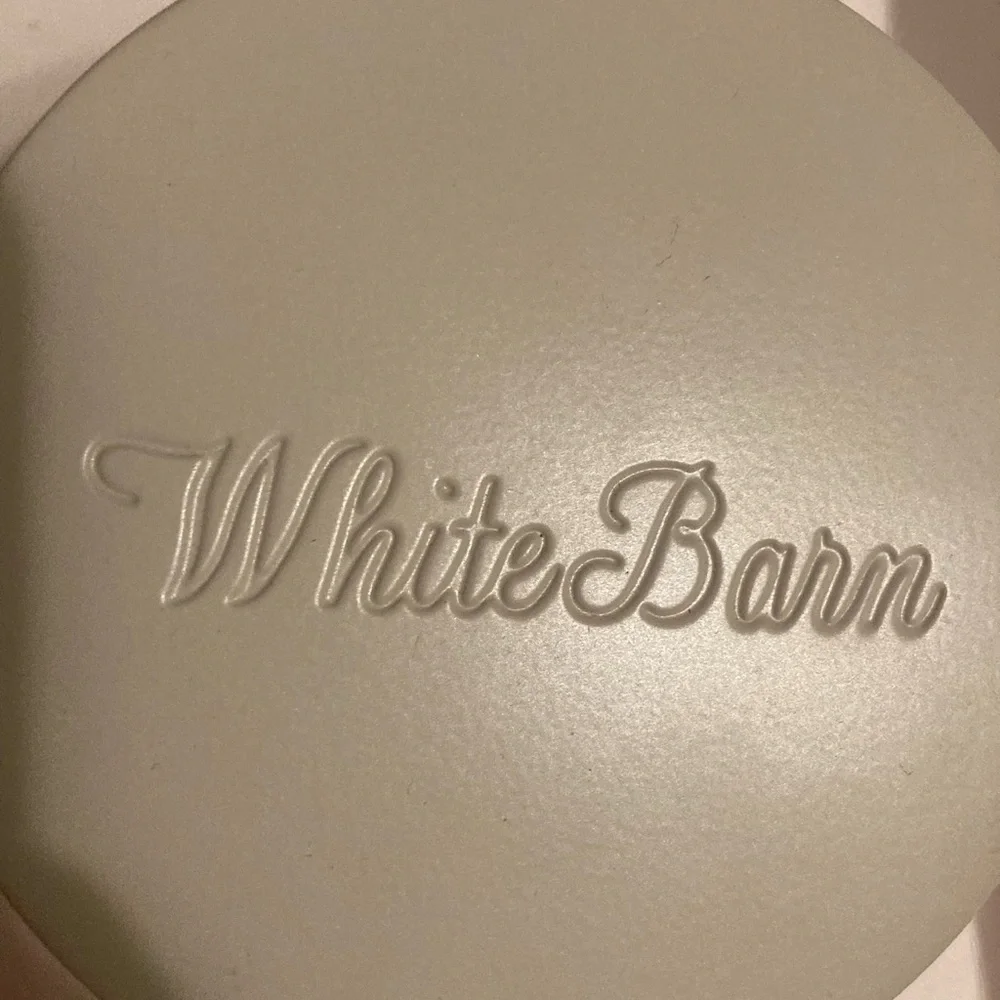 White Barn Leather & Brandy Candle - White and Brown
